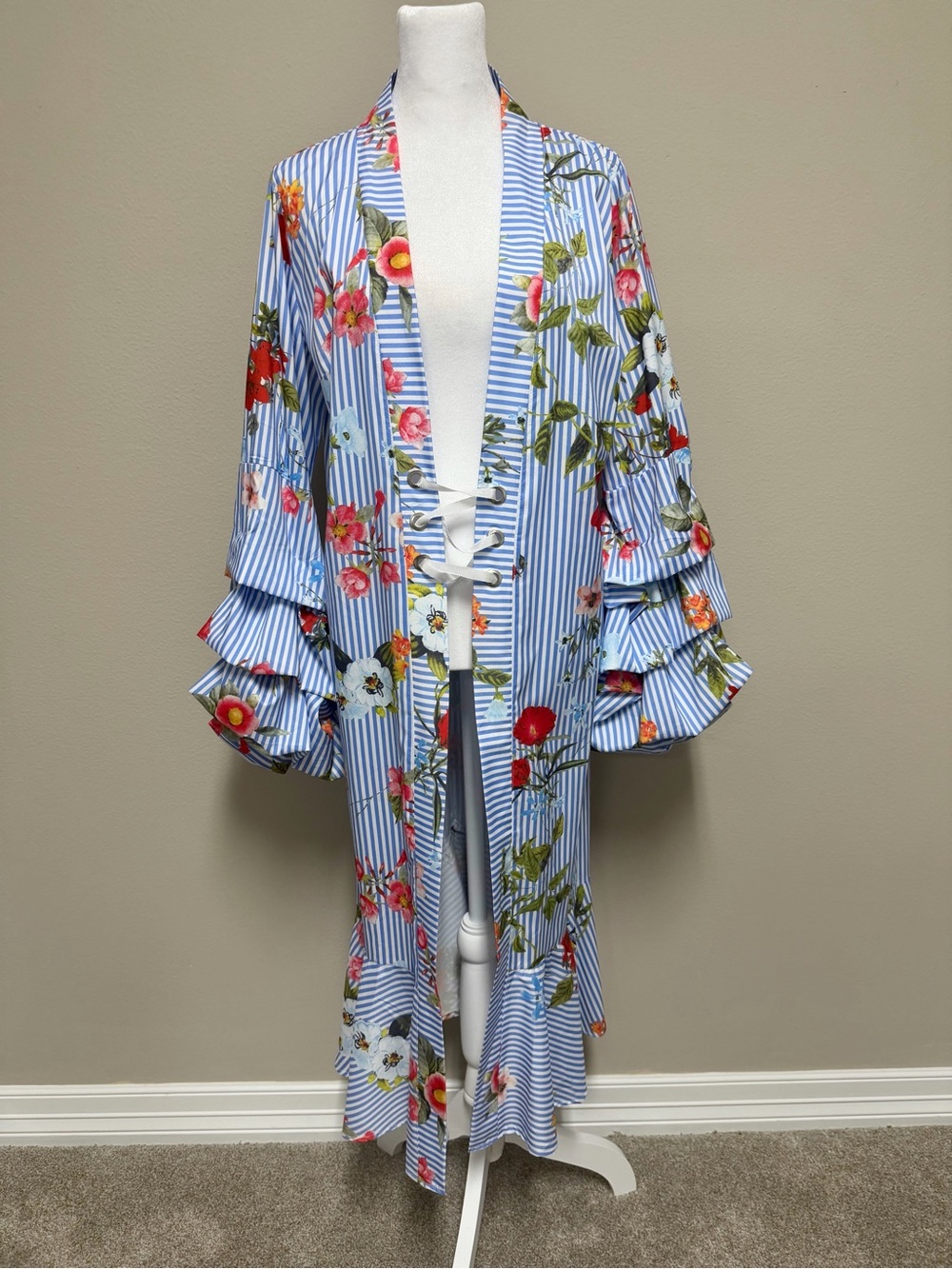Rêveuse Floral Stripe Ruffle Hem Kimono Size Large